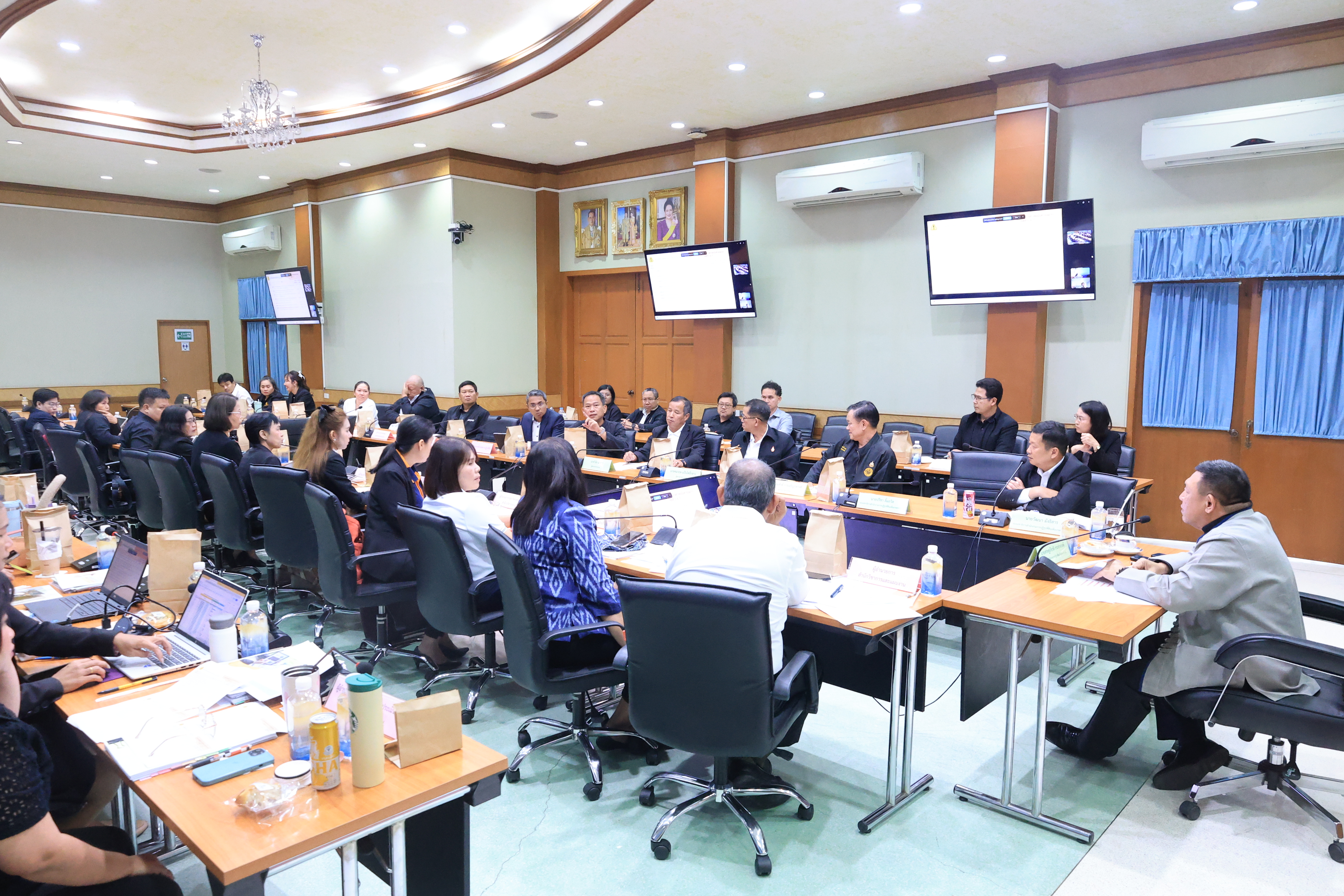 title - ส.ป.ก.ประชุมคณะทํางานติดตามเร่งรัดการใช้จ่ายเงินงบประมาณประจําปีงบประมาณ พ.ศ. 2569 ของสํานักงานการปฏิรูปที่ดินเพื่อเกษตรกรรม ครั้งที่ 2/2569